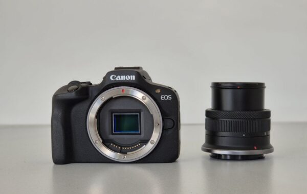 canon-eos-r100-media-7-600x380-1