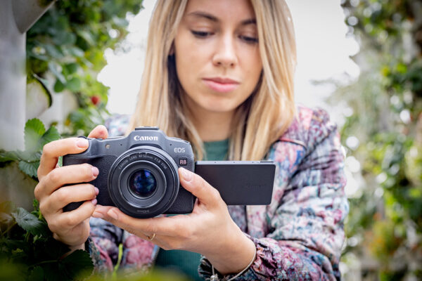 canon-eos-r8-media-3-600x400-1 Hệ thống lấy nét tự động Dual Pixel CMOS AF II trên Canon EOS R8 là một trong những điểm mạnh nhất