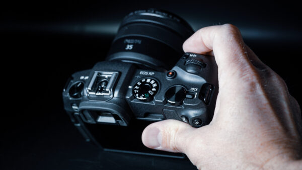 canon-eos-rp-media-3-600x338-1