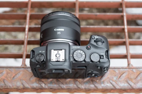 canon-eos-rp-media-7-600x400-1