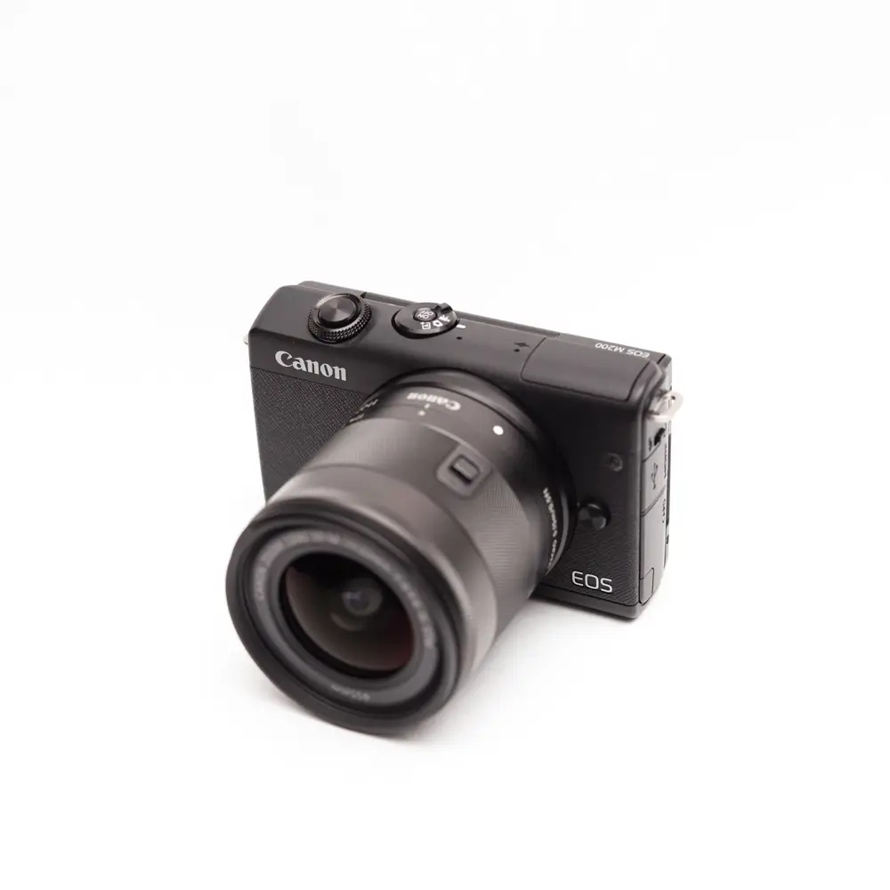 Đánh giá máy ảnh cũ Canon EOS M200