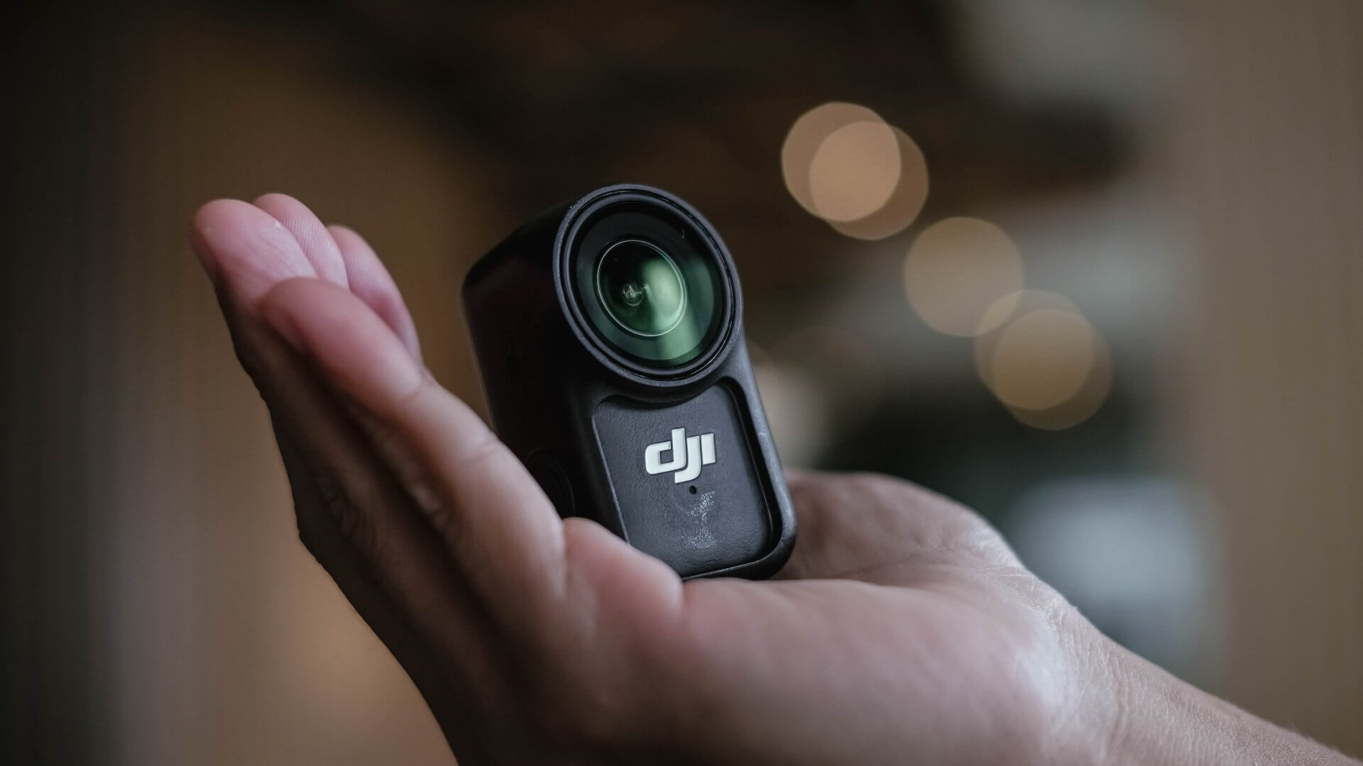 Review DJI Osmo Nano: Tính năng điều khiển thông minh