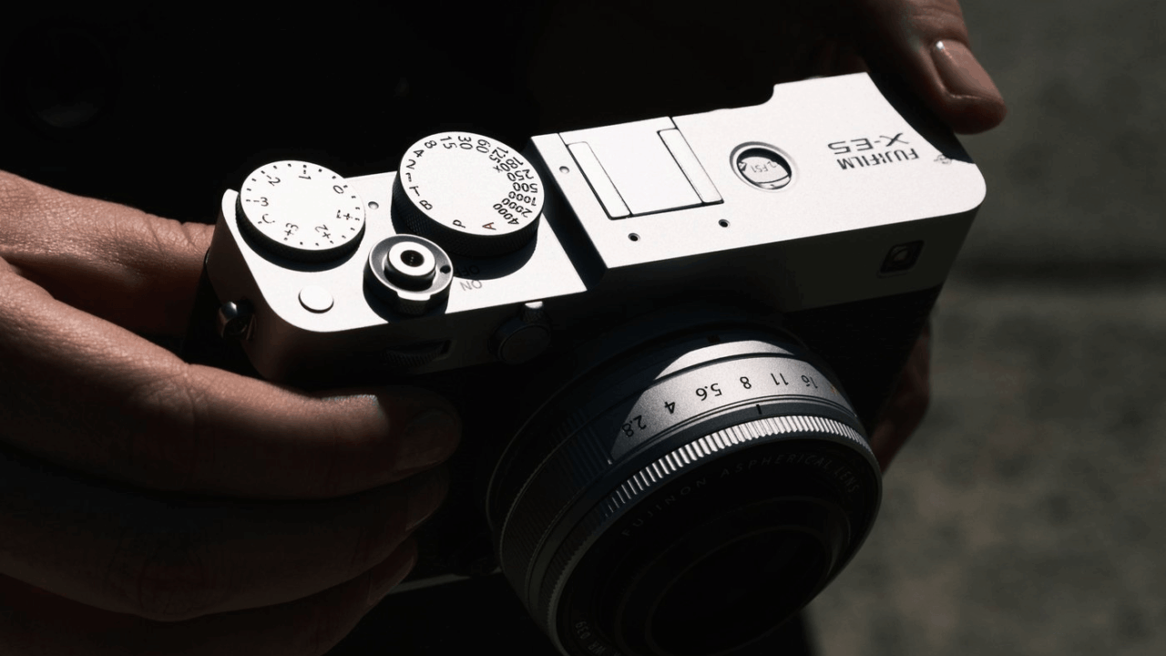 Đánh giá máy ảnh Fujifilm X-E5 có đáng sở hữu hơn X100VI và X-T50 9 Đánh giá Fujifilm X-E5: Khả năng quay video