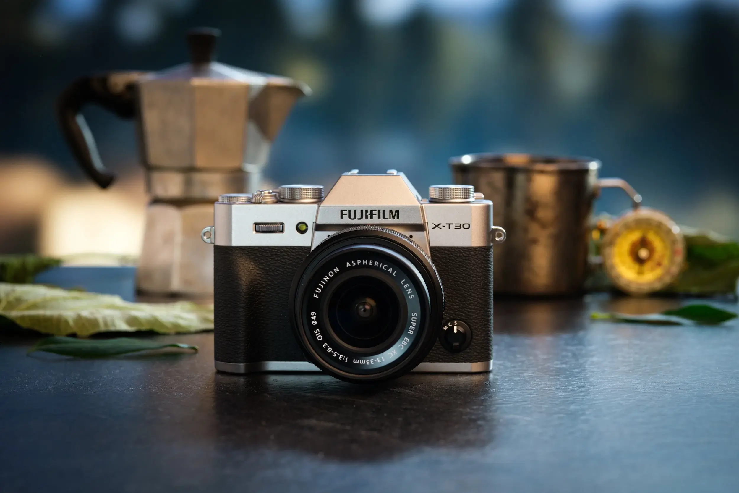 Đánh giá máy ảnh Fujifilm X-T30 III chi tiết liệu có đáng tiền không 2 Đánh giá Fujifilm X-T30 III: Ngôn ngữ thiết kế