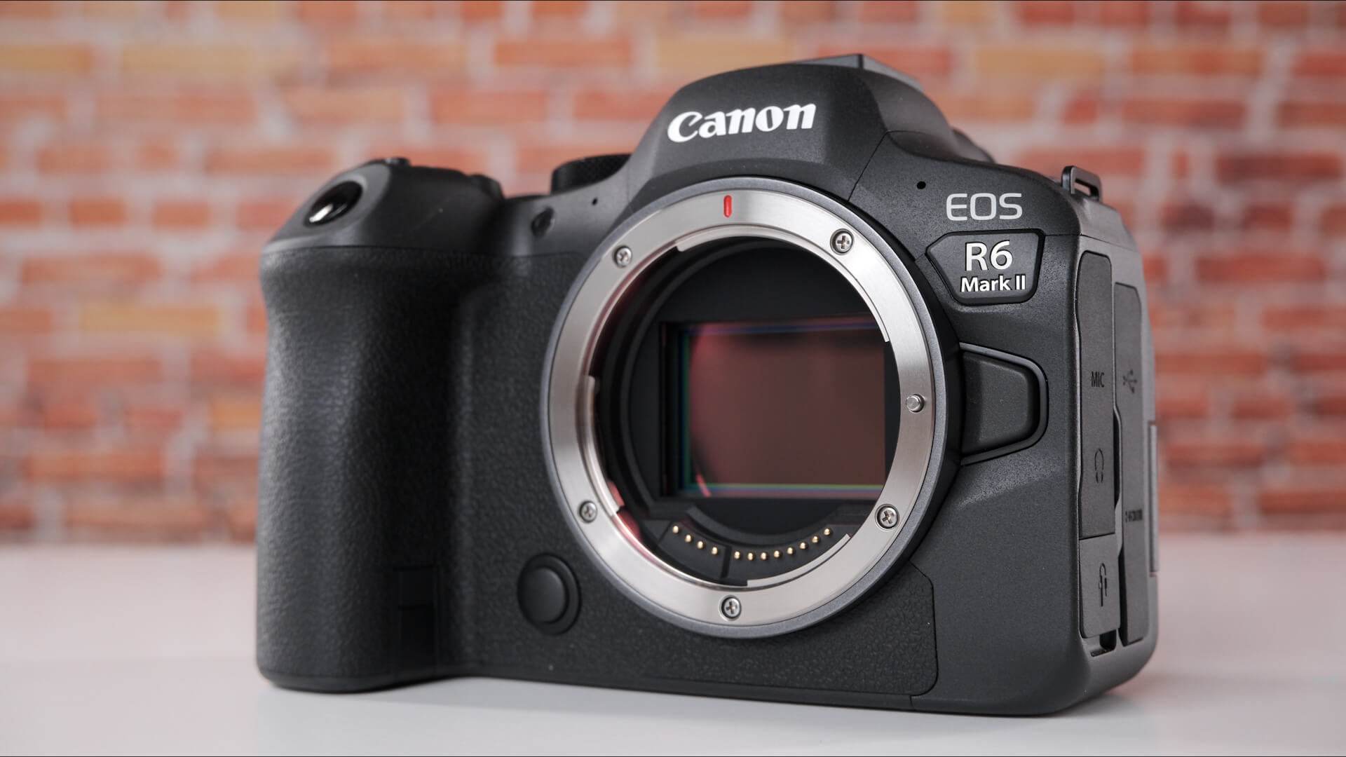 Đánh giá máy ảnh Canon R6 II: Có xứng đáng là bản nâng cấp hoàn hảo? 6 Đánh giá máy ảnh Canon R6 II – Chất lượng hình ảnh và quay video