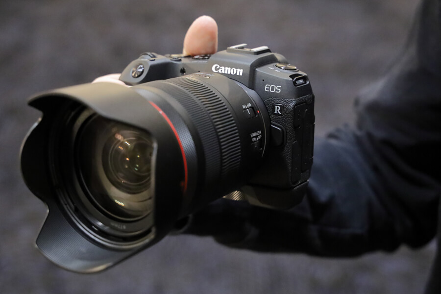 Đánh giá máy ảnh Canon RP: Thiết kế và trải nghiệm cầm nắm