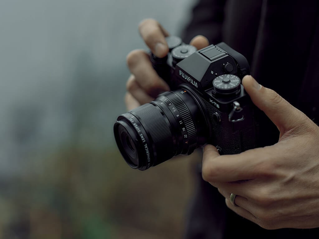 Đánh giá máy ảnh Fujifilm X-T5 với những cải tiến công nghệ vượt trội 2 Hệ sinh thái ống kính Fujifilm X