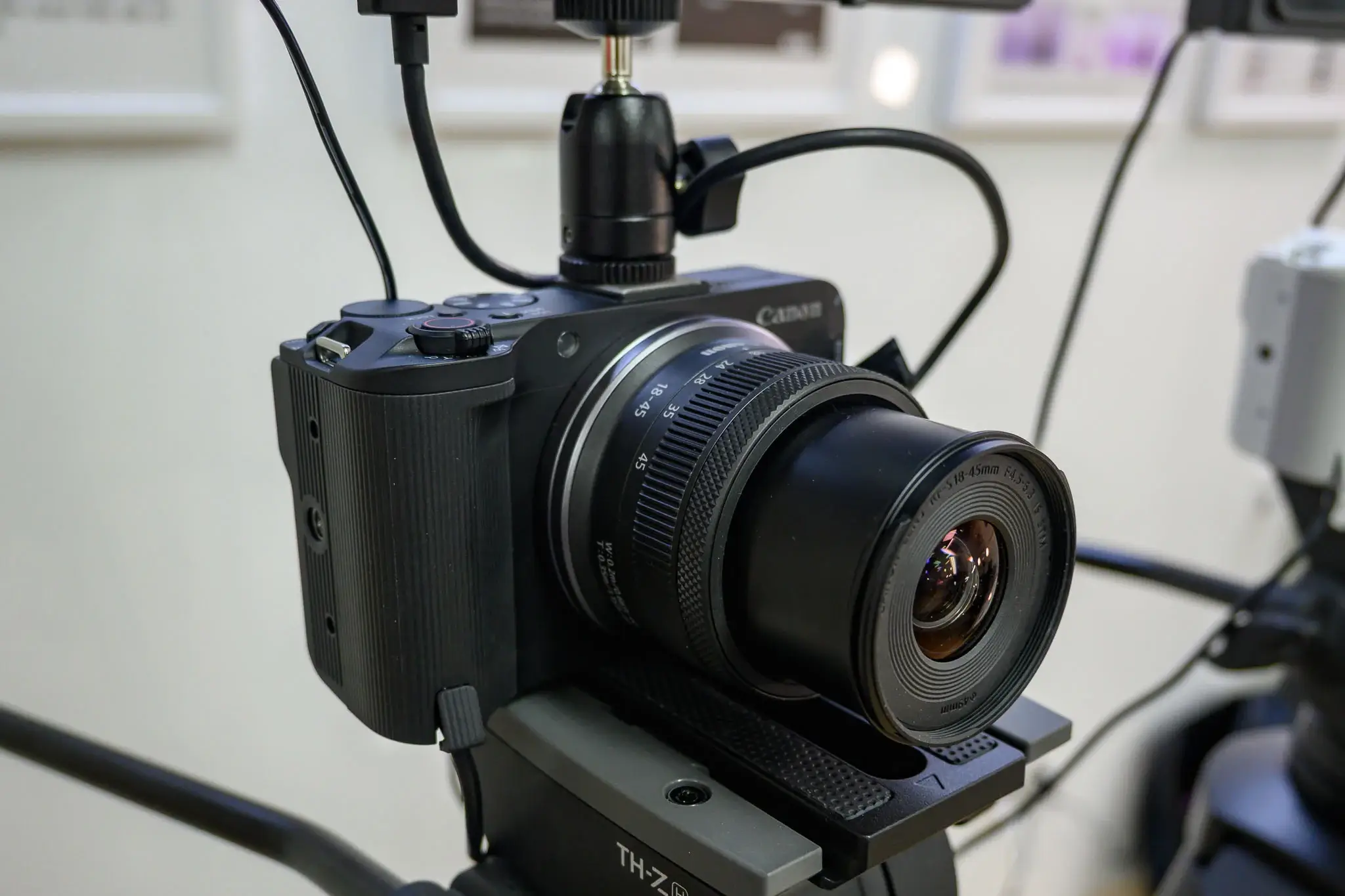 Đánh giá máy ảnh Canon R50V liệu có phải lựa chọn hoàn hảo cho vlogger 6 Khả năng kết nối và tối ưu hóa LiveStreaming