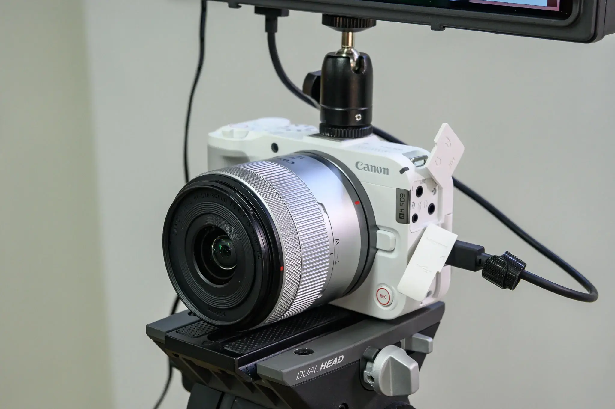 Đánh giá máy ảnh Canon R50V liệu có phải lựa chọn hoàn hảo cho vlogger 2 Review Canon R50 V: Bảng thông số kỹ thuật chi tiết