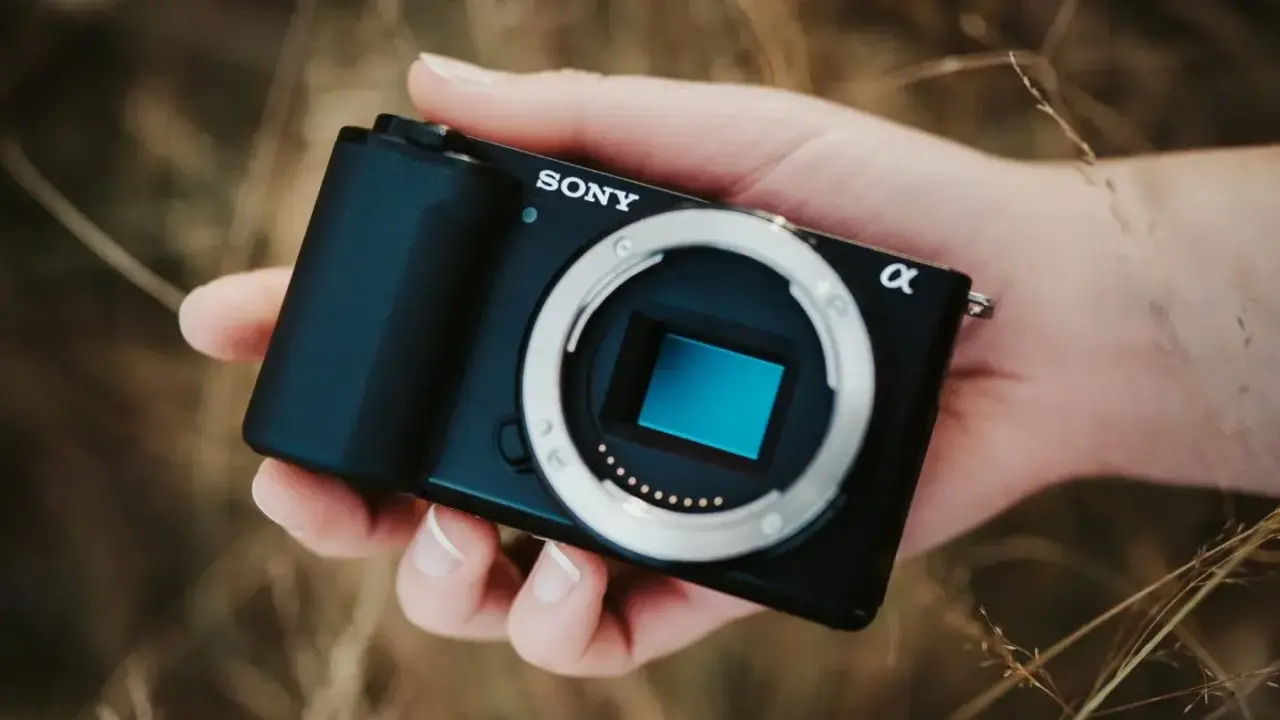 Đánh giá máy ảnh Sony ZV-E10 chi tiết dành cho các vlogger chuyên nghiệp 6 Thông số kỹ thuật chủ chốt trên Sony ZV-E10