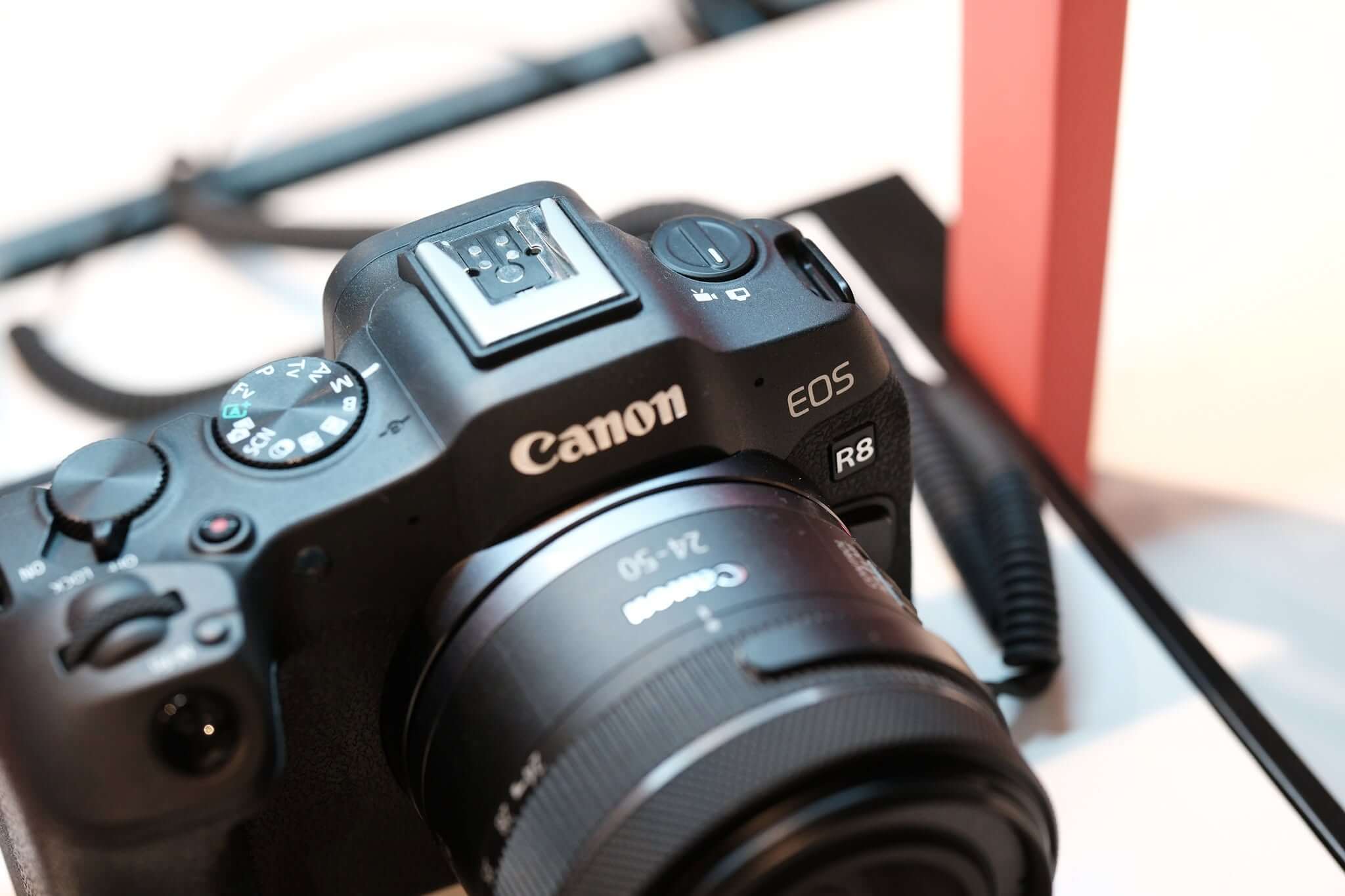 Đánh giá máy ảnh Canon R8 liệu có còn đáng mua trong năm 2026 3 Tính năng chụp liên tục Raw Burst