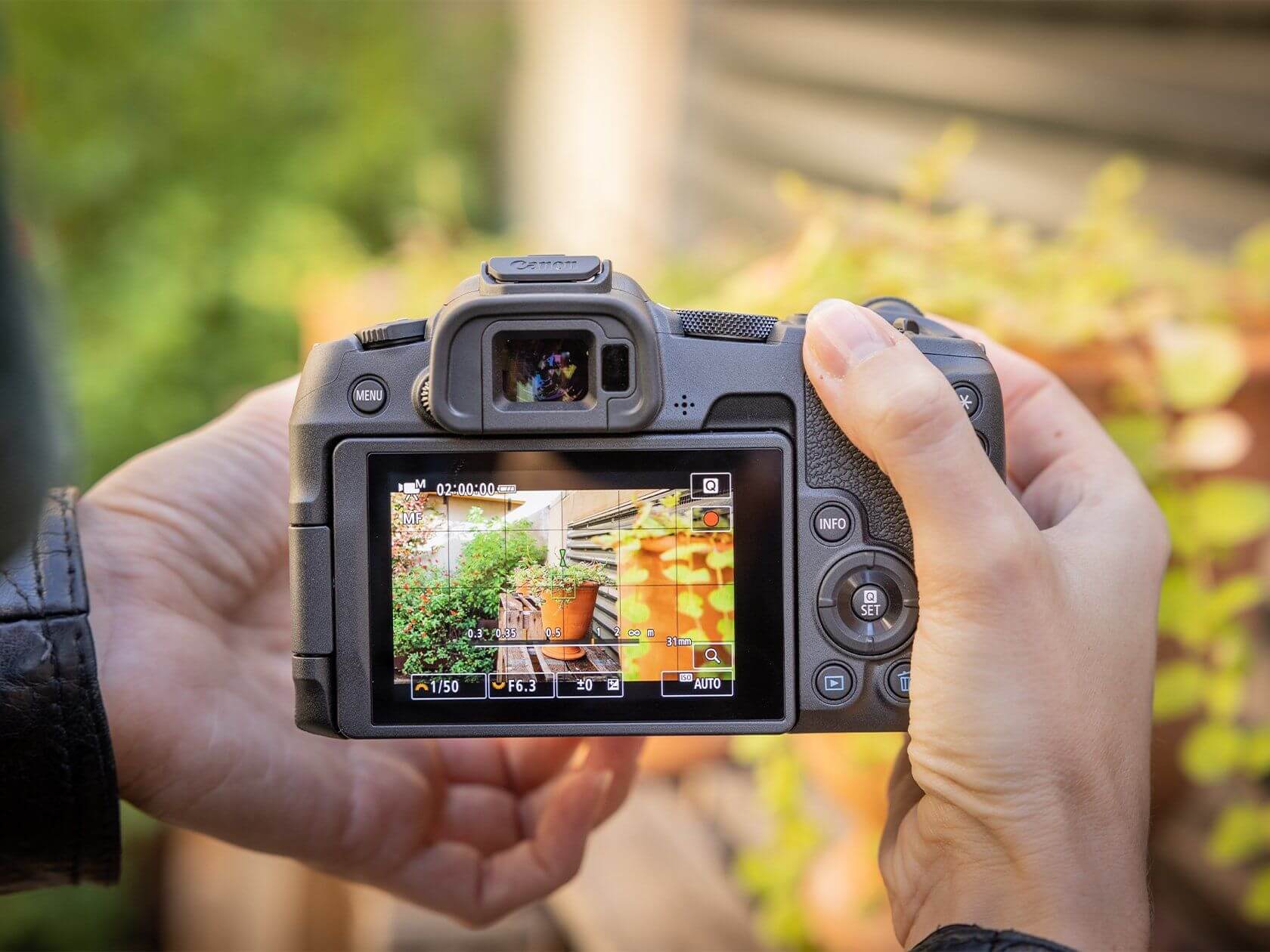 Đánh giá máy ảnh Canon R8 liệu có còn đáng mua trong năm 2026 4 Trải nghiệm hệ thống lấy nét tự động (AF)