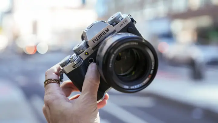 Ưu điểm và nhược điểm khi đánh giá máy ảnh Fujifilm X-T5