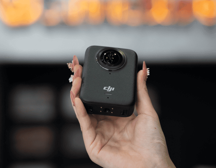 DJI Osmo 360 II 40 Cơ chế ngàm nam châm kép giúp tối ưu hóa quy trình thiết lập