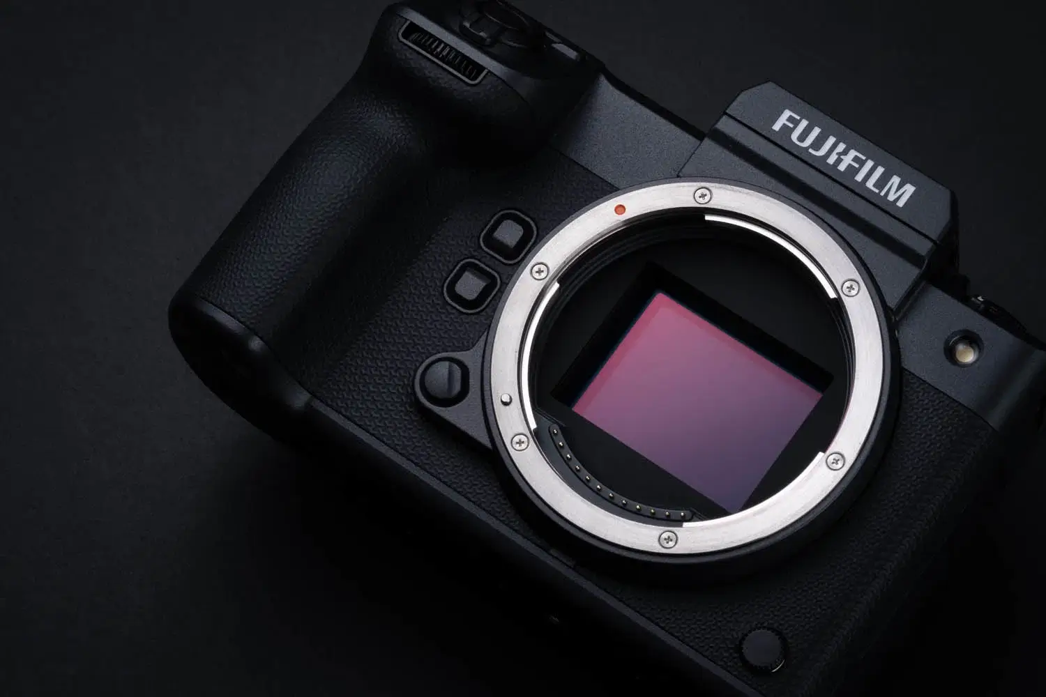 Máy ảnh xịn và chuyên nghiệp đáng sở hữu năm 2026 8 Fujifilm GFX100 II