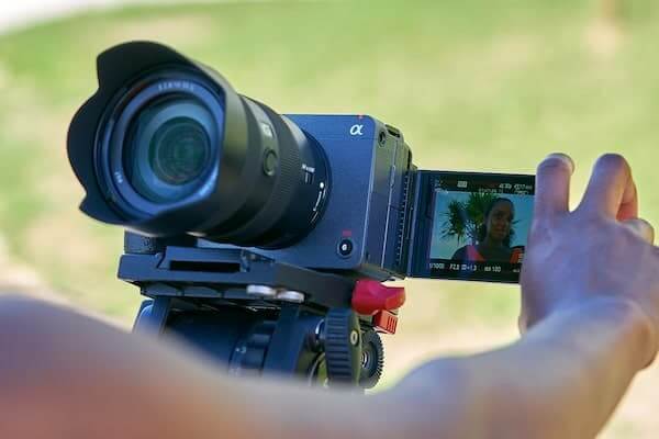 Máy ảnh Sony FX30 Body 10 Hệ thống chống rung 5 trục tích hợp