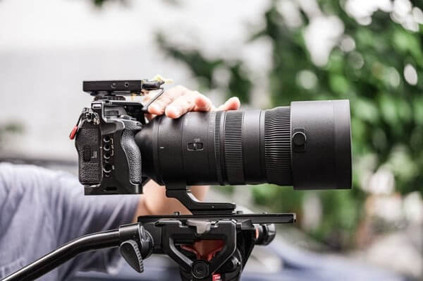 Ống kính Sigma 70-200mm f2.8 DG DN OS Sports (For Sony) 11 Kiểm soát hiện tượng quang sai và ánh sáng phức tạp