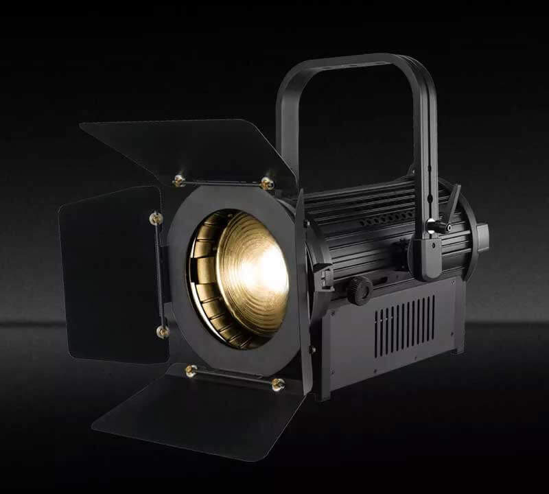 Fresnel là gì và cách sử dụng thấu kính Fresnel hiệu quả trong nhiếp ảnh 1 Kỹ thuật tối ưu hóa hiệu quả ánh sáng Fresnel