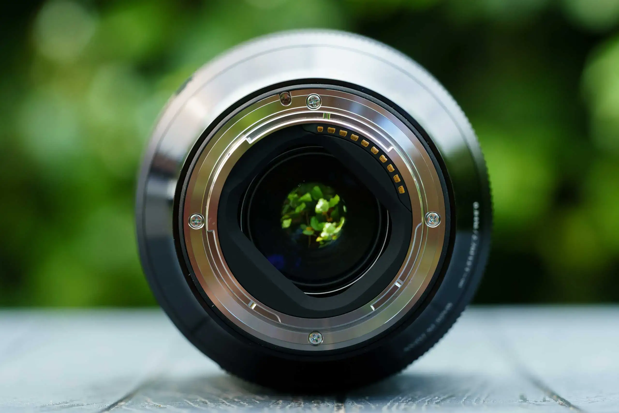 Mảnh ghép hoàn thiện cho hệ sinh thái ống kính F1.2