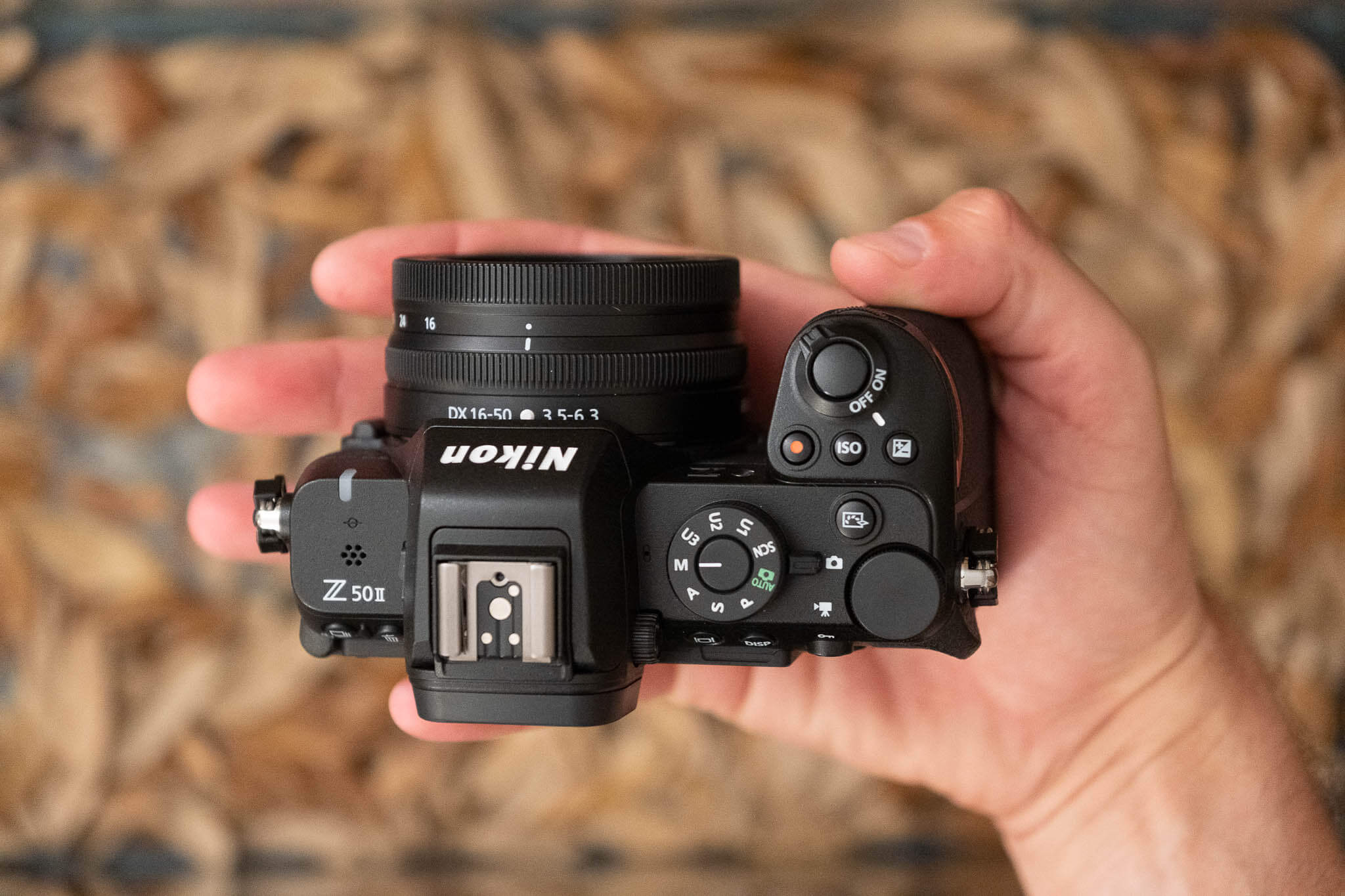 Máy ảnh du lịch nhỏ gọn chụp ảnh đẹp cho phái nữ năm 2026 8 Nikon Z50 - Bền bỉ và hiệu năng ổn định