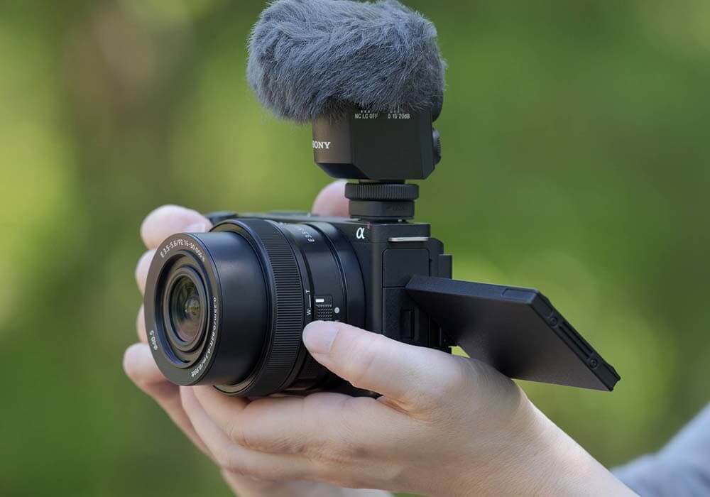 Thiết kế cơ động của ống kính Sony E PZ 16-50mm f/3.5-5.6 OSS II