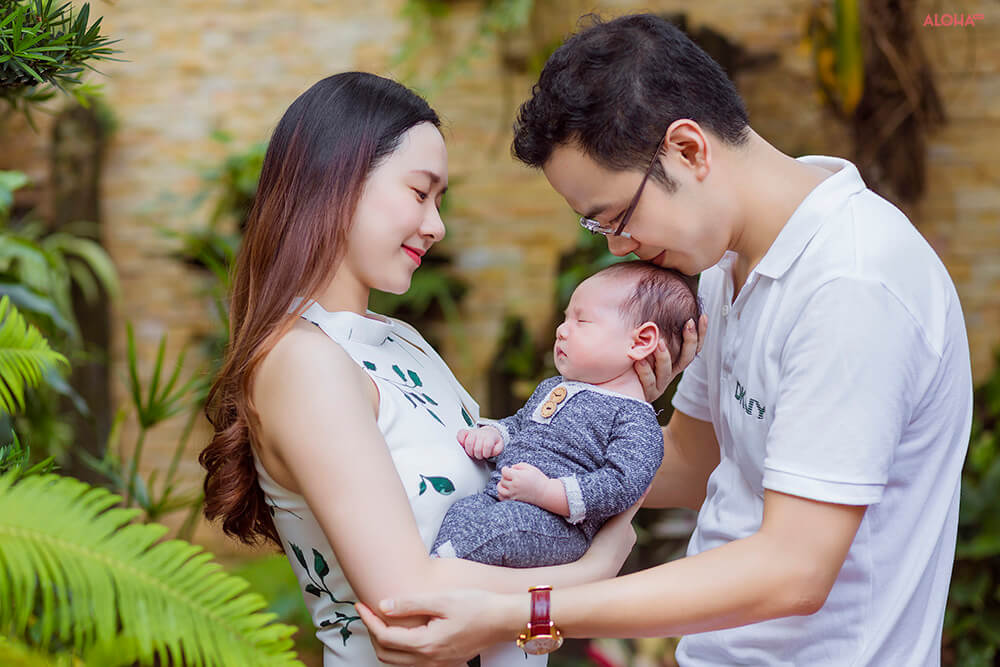 Newborn là gì và những kinh nghiệm chụp ảnh cho bé bố mẹ cần nắm 3 Ba mẹ nên chụp cùng con