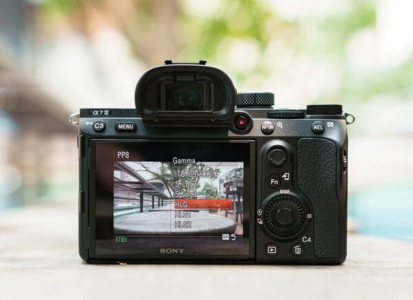 Chất lượng video UHD 4K chuyên nghiệp và khả năng hậu kỳ