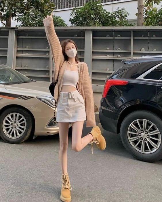 Tạo dáng chụp ảnh đứng nữ với 99+ kiểu cực dễ áp dụng 12 Dáng đứng dễ thương