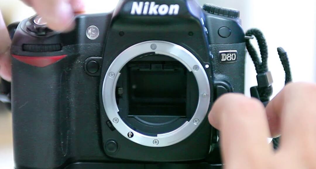 Dấu hiệu nhận biết máy ảnh bị kẹt lens