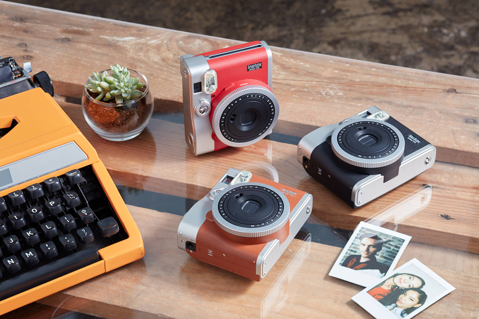 Polaroid là gì và những điều có thể bạn chưa biết về nó 7 Fujifilm Instax Mini 90 Neo Classic: Sự kết hợp giữa cổ điển và tính năng hiện đại