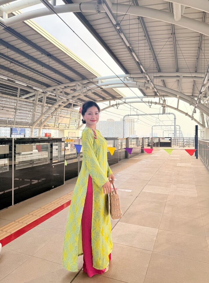 21+ Địa điểm chụp hình tết đẹp ở Sài Gòn cho bộ ảnh áo dài xuân 2027 3 Hệ thống nhà ga Metro Bến Thành - Suối Tiên