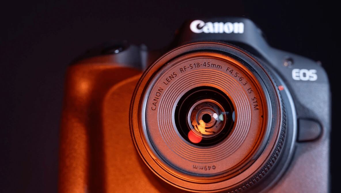 Máy Ảnh Canon EOS R10 35 Khám phá ống kính RF-S 18-45mm f/4.5-6.3 IS STM