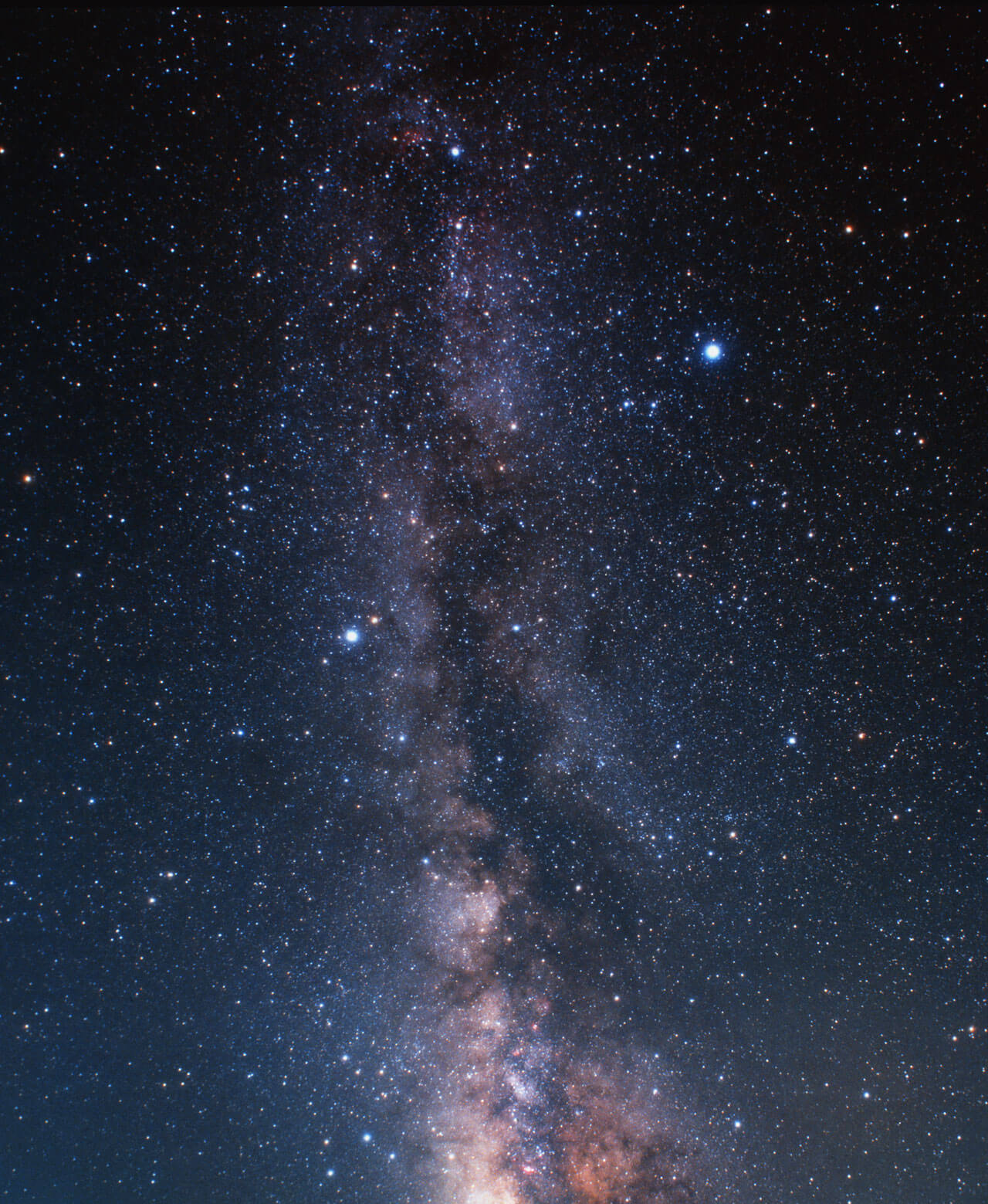 Cách chụp Milky Way ấn tượng và sắc nét cho người mới bắt đầu 1 Làm chủ kỹ thuật chụp Dải Ngân Hà (Milky Way) chuyên nghiệp