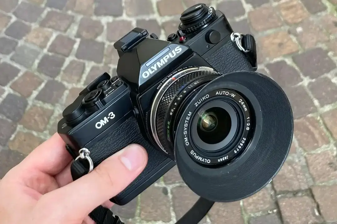 Máy ảnh SLR là gì và sự khác biệt giữa máy ảnh SLR với DSLR 5 Ống kính