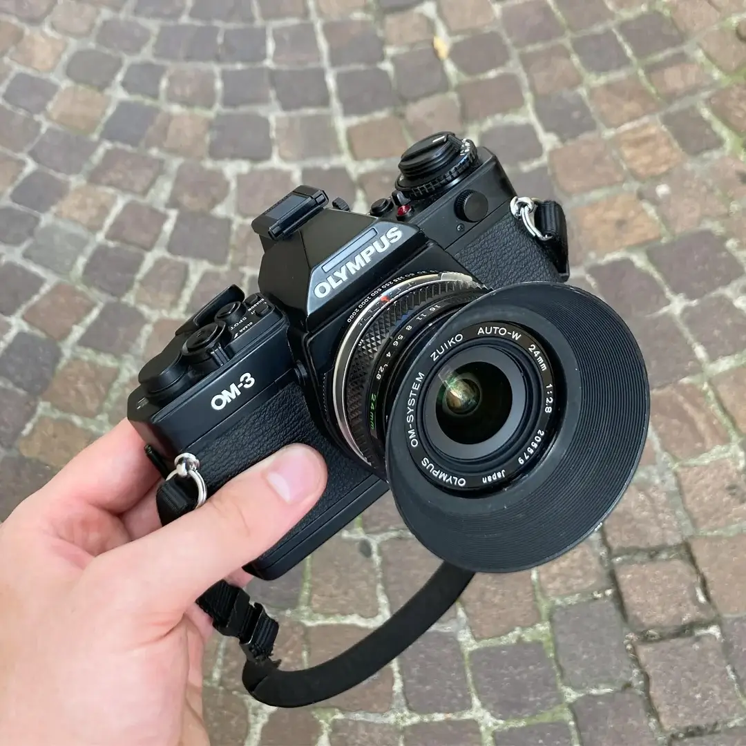 Máy ảnh SLR là gì và sự khác biệt giữa máy ảnh SLR với DSLR 2 Ống kính