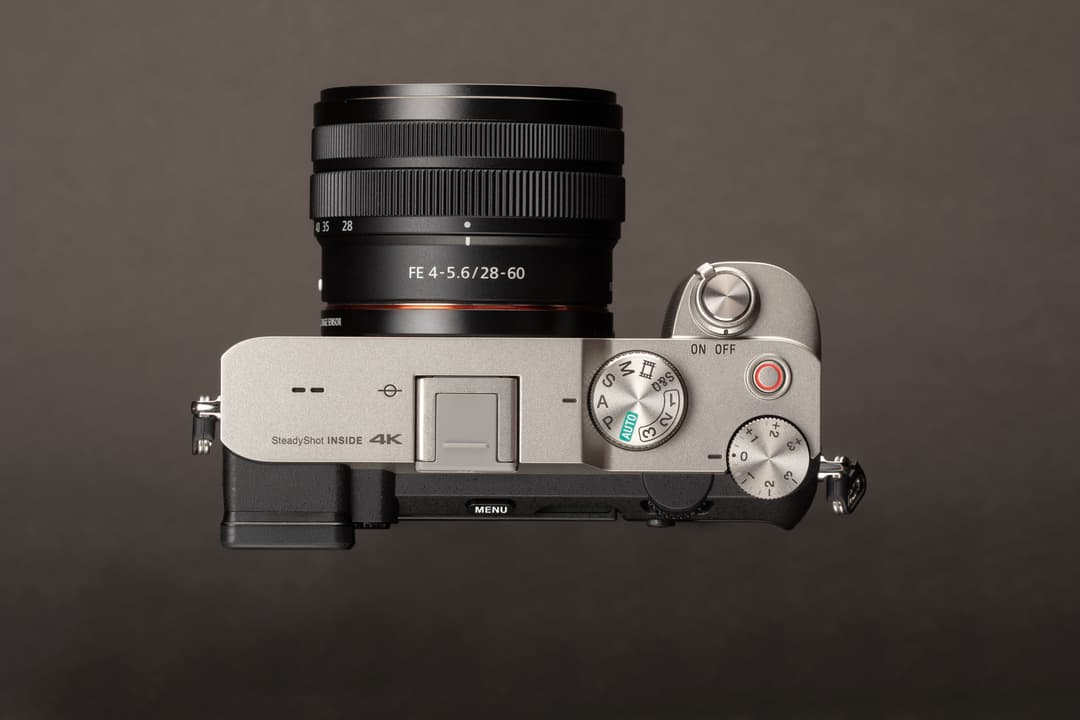 Máy ảnh Sony Alpha A7C 101 Pin NP-FZ100 với thời lượng sử dụng ấn tượng