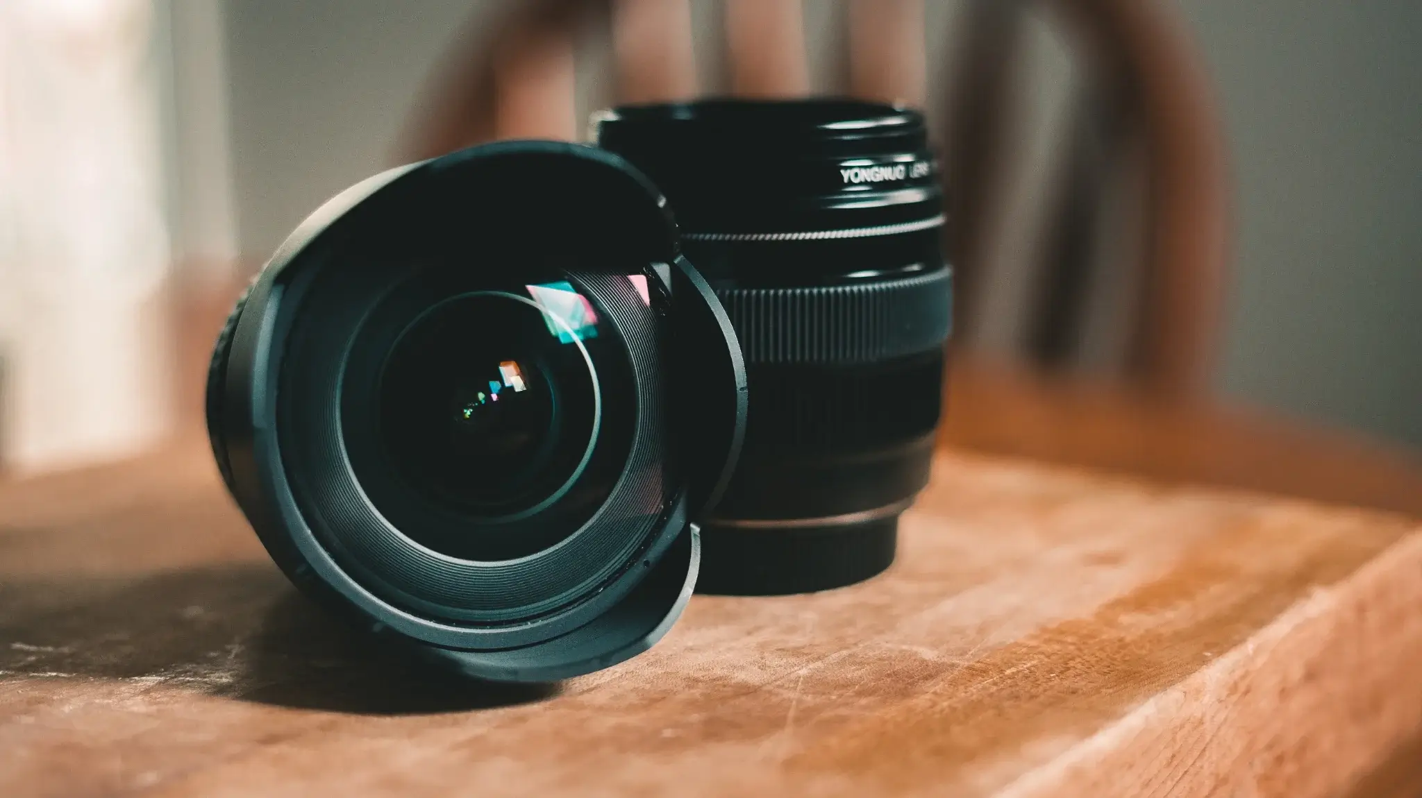 Lens kit là gì và sự khác biệt so với lens fix 3 So sánh chi tiết lens kit và lens fix