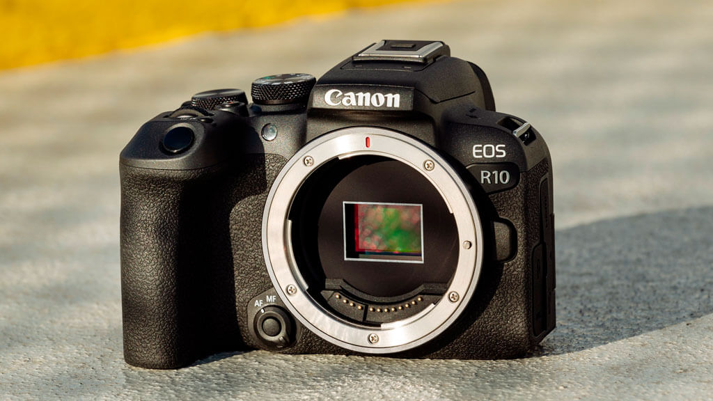 Máy Ảnh Canon EOS R10 31 Sức mạnh từ cảm biến APS-C 24.2MP trên Canon EOS R10