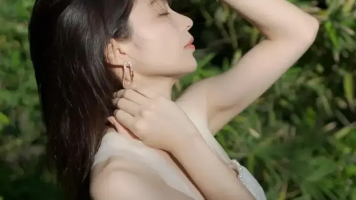 Tạo dáng chụp nghiêng người nghệ thuật
