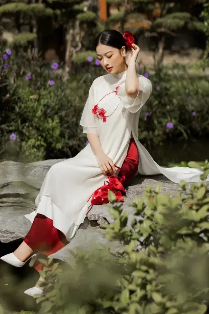 Tạo dáng ngồi duyên dáng