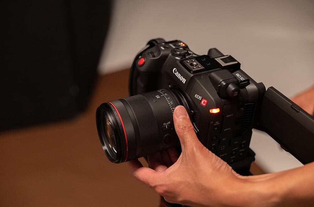 Tiêu cự 85mm và khẩu độ f/1.4