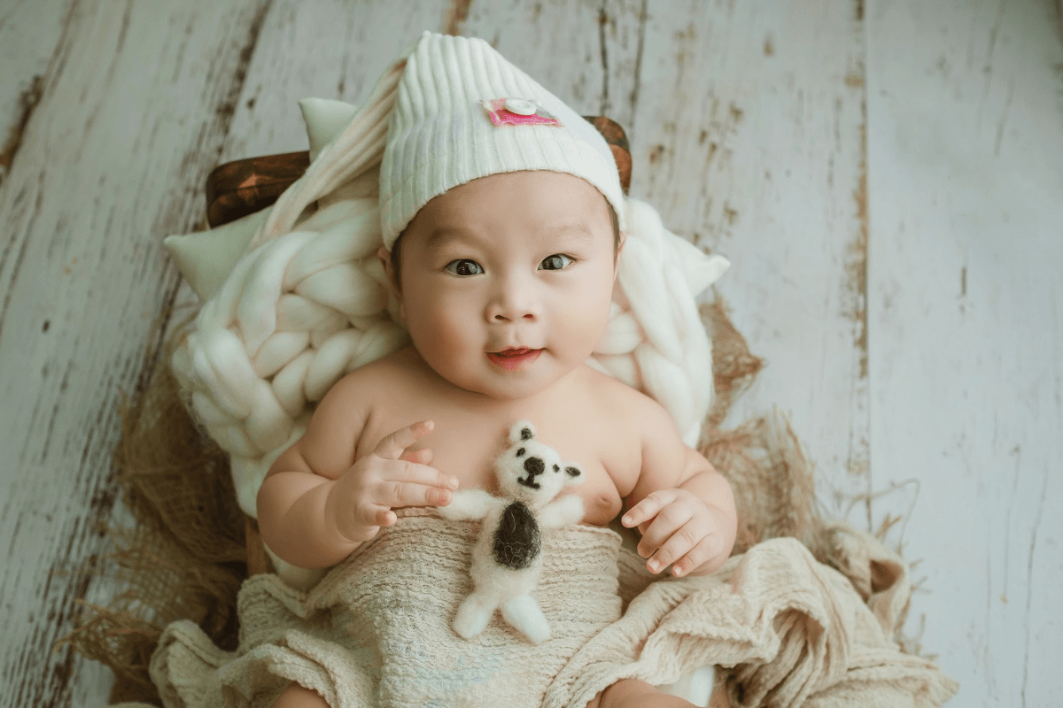 Newborn là gì và những kinh nghiệm chụp ảnh cho bé bố mẹ cần nắm 4 Tránh chụp từ góc trên cao